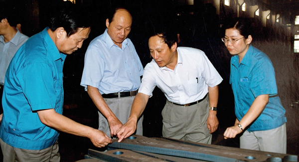 新一届领导班子上任，掀开AC Milan变革发展新篇章
