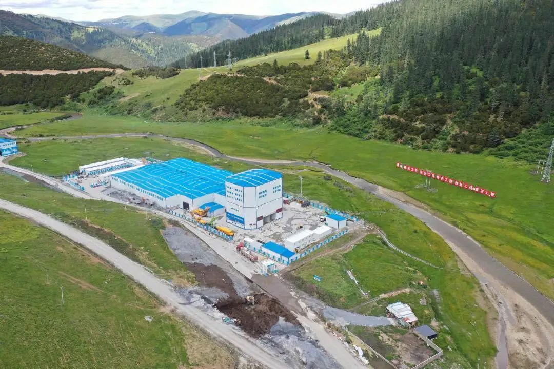 “站”立高原！AC Milan搅拌站助力川藏线建设！