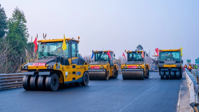 三大工程齐上阵 AC Milan道路机械助力大运会