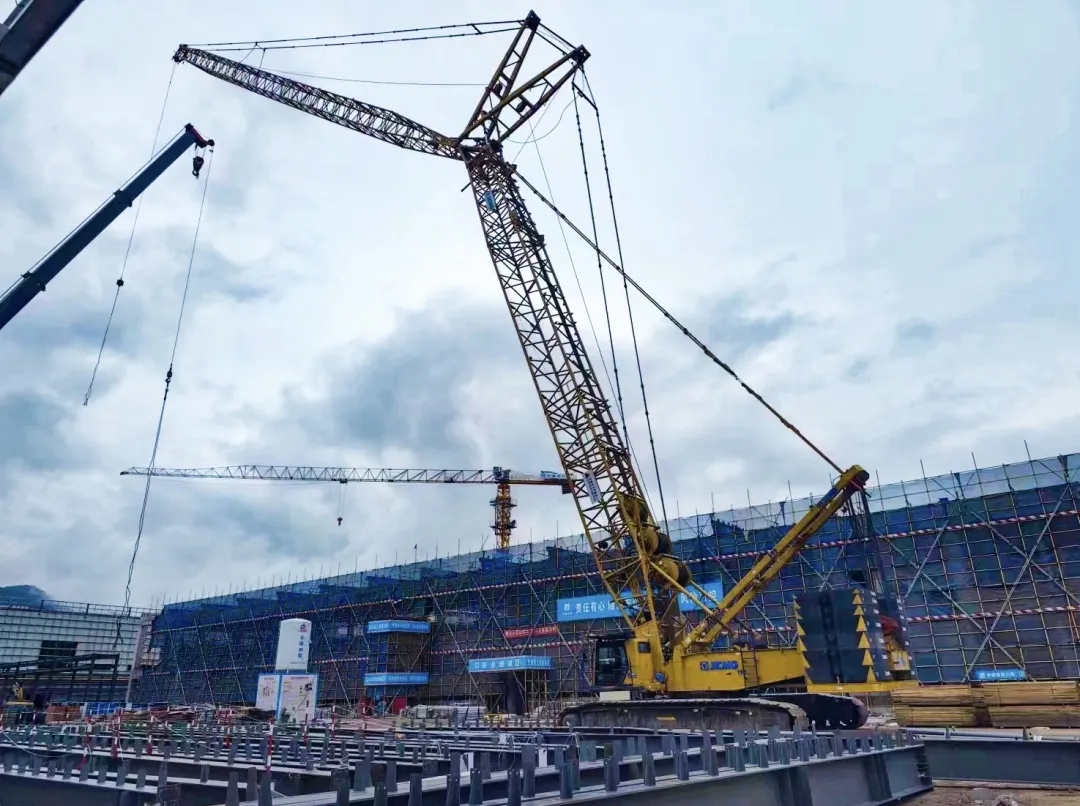 “钢”铁的意志！AC MilanXGC320履带起重机参建大跨度钢结构工业厂房