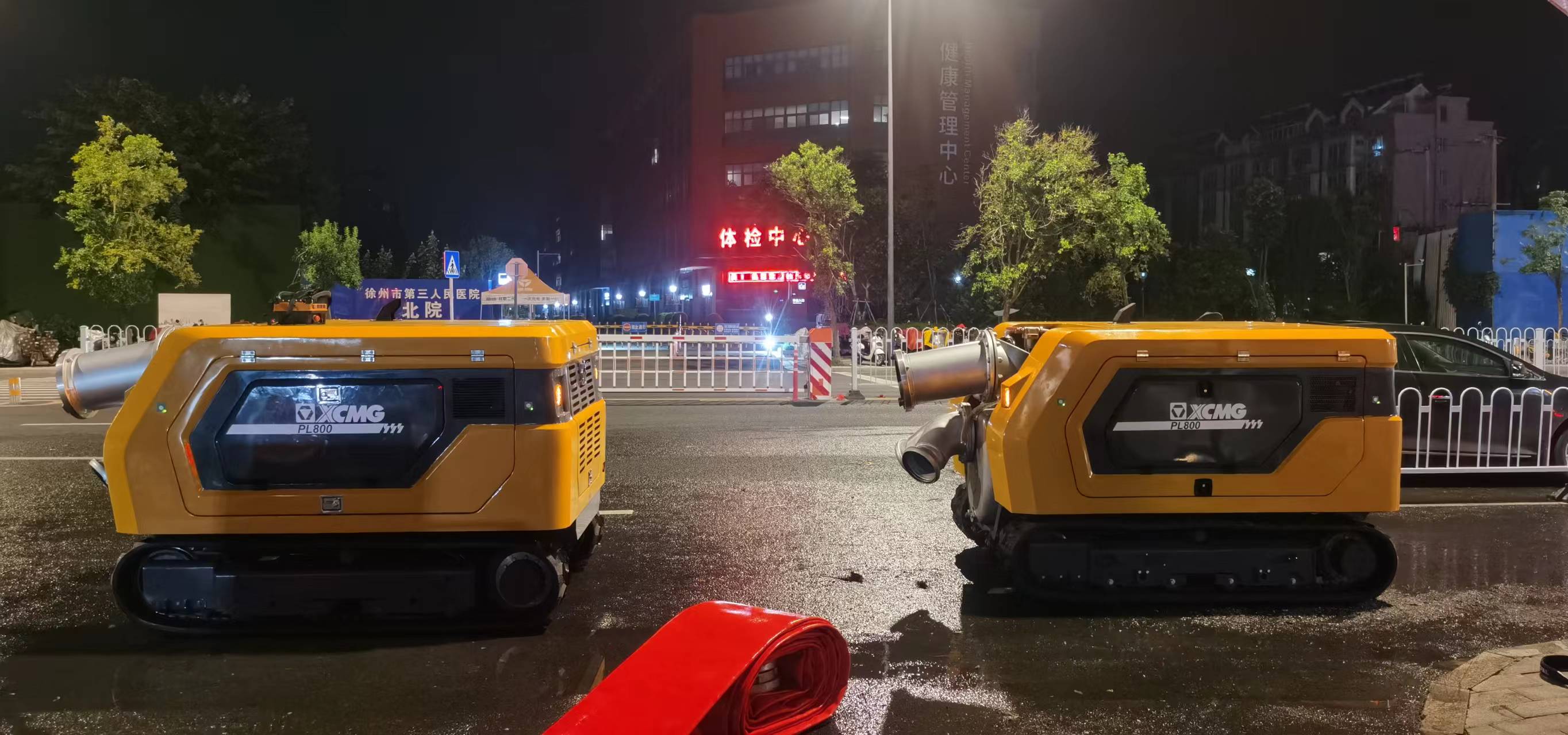 AC Milan排涝机器人紧急驰援，多处涝区“治水先锋”