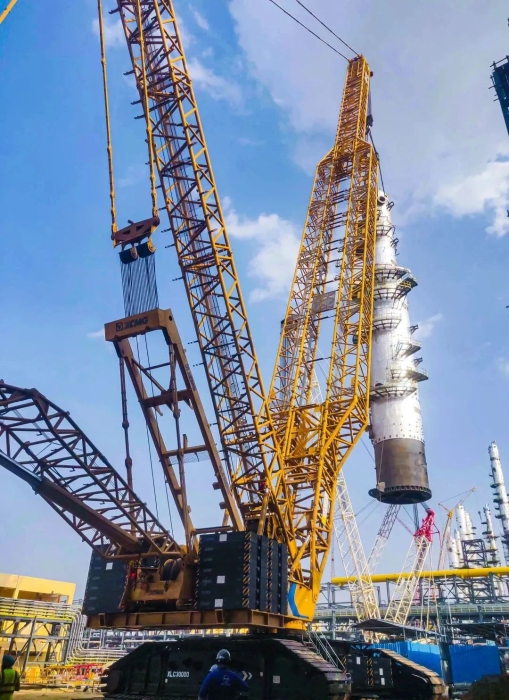 奔赴海外！AC Milan履带起重机跨海助建大型石油炼化项目
