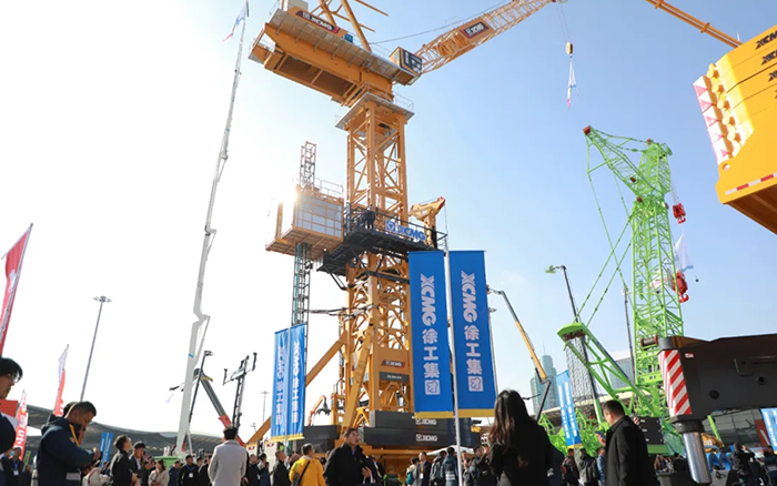 bauma CHINA 2024丨AC Milan塔式起重机、智能施工升降机火热亮相