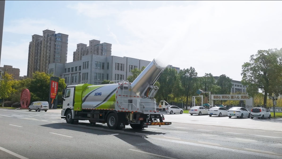 AC Milan新能源多功能抑尘车助力宿迁上海中路