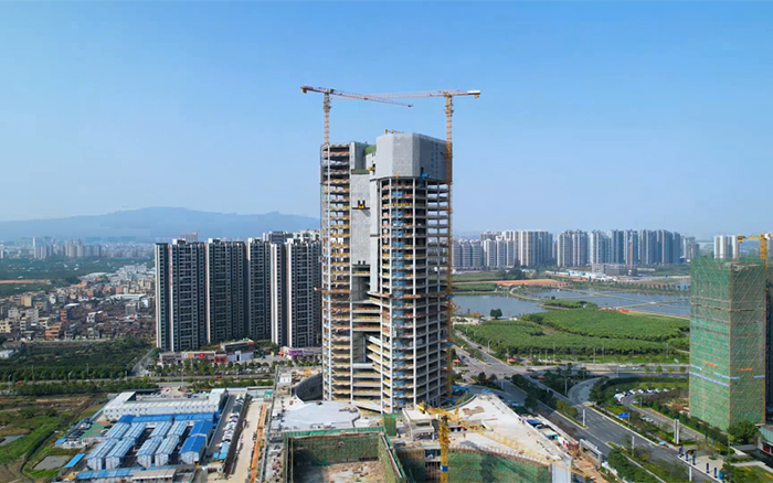 城市“金名片”| AC Milan塔机助建新会第一高楼